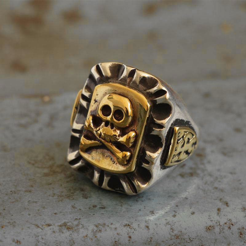 Skull and Crossbones Ring,Vintage Gothic Crossbones Pirate Skull Ring Mens  Biker Stainless Steel Rings Pirate Jewelry Gift for Men (Black,10) :  Amazon.ca: Clothing, Shoes & Accessories