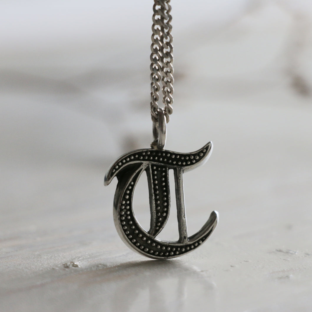T alphabet gothic pendant necklace sterling silver 925 Biker old english A-Z  Initial Letters