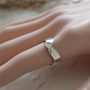 ribbon bow infinity ring silver sterling statement lady women Girl thin modern