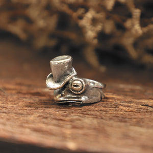 magician frog ring for man made of sterling silver 925 boho style