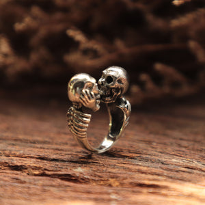 kiss of death skull ring for men made of sterling silver 925 biker style
